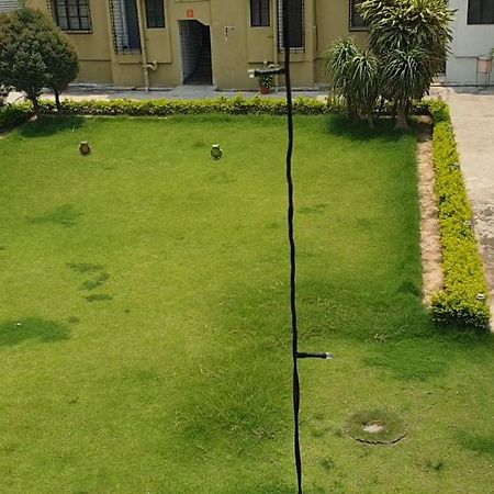 Panthashala Santiniketan Hotel Sri Niketan Екстериор снимка