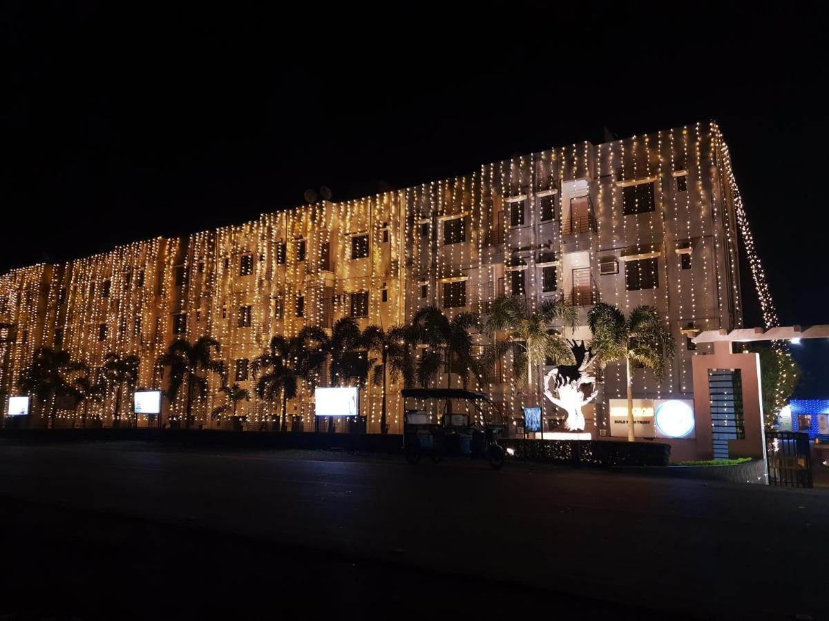 Panthashala Santiniketan Hotel Sri Niketan Екстериор снимка